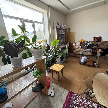 Emir Guest House In Каракол Екстер'єр фото