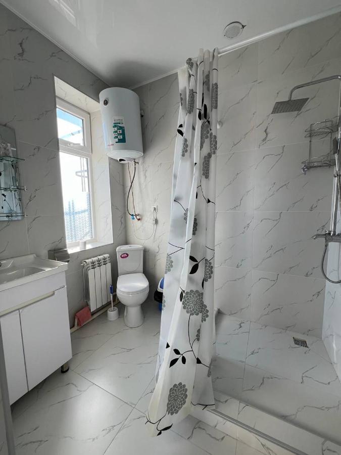 Emir Guest House In Каракол Екстер'єр фото