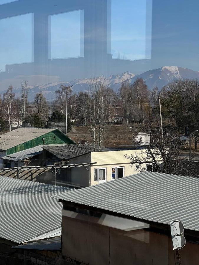 Emir Guest House In Каракол Екстер'єр фото