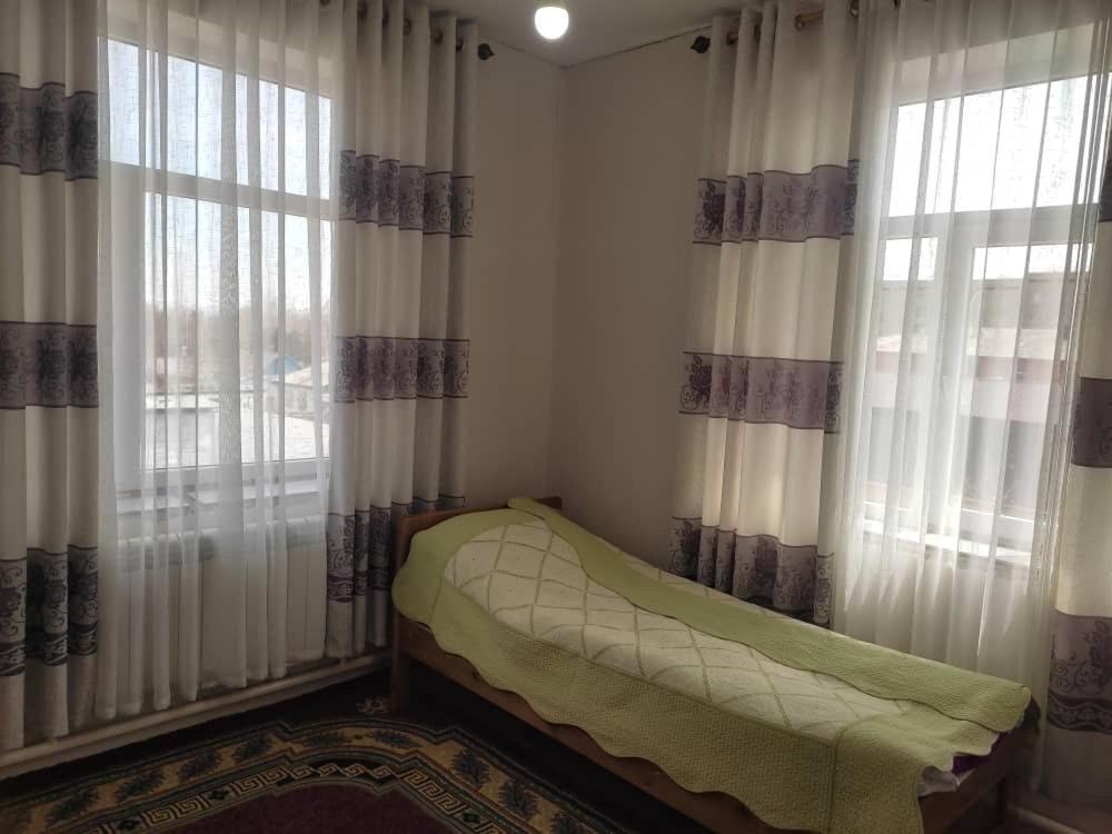 Emir Guest House In Каракол Екстер'єр фото