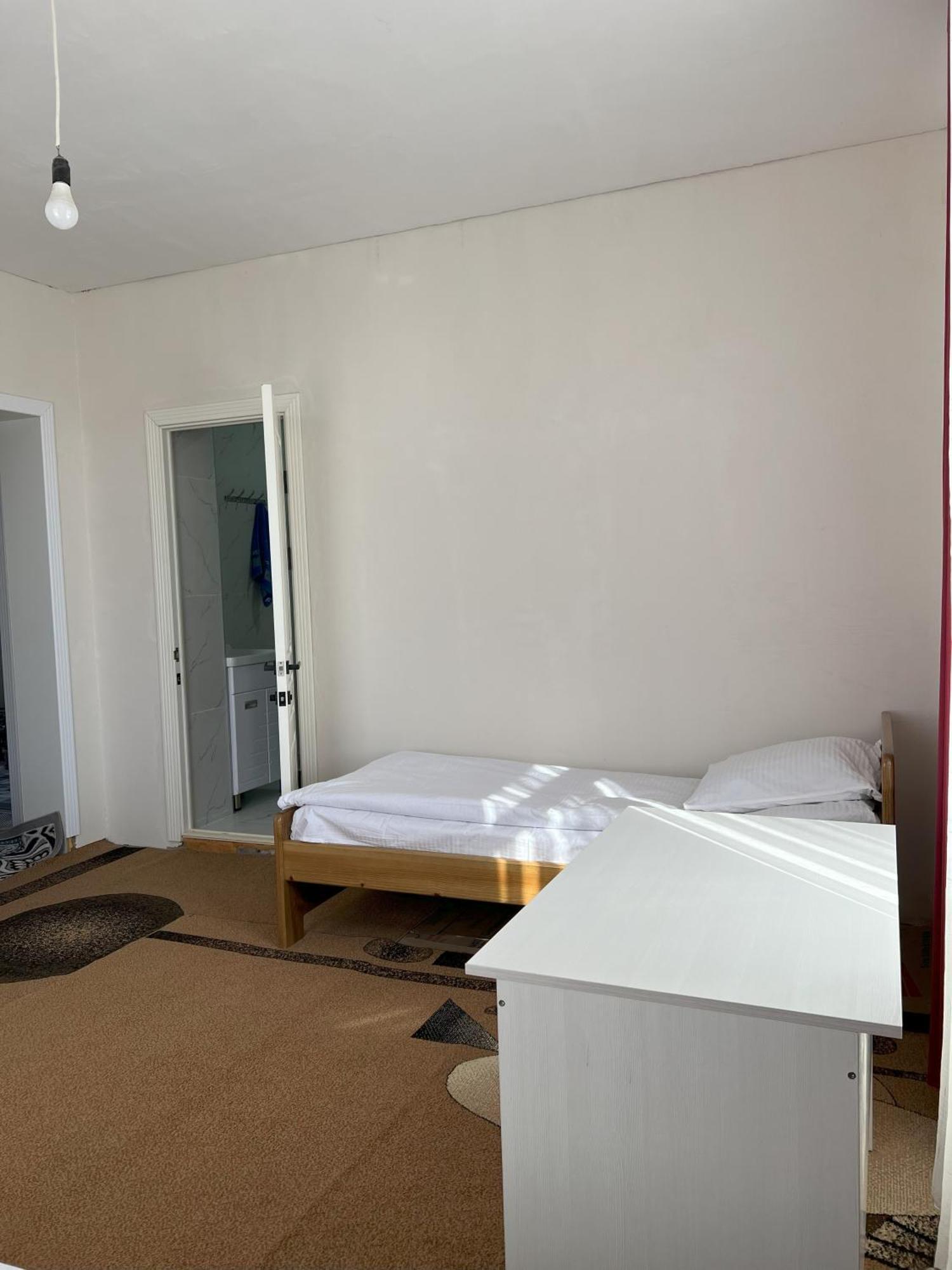 Emir Guest House In Каракол Екстер'єр фото