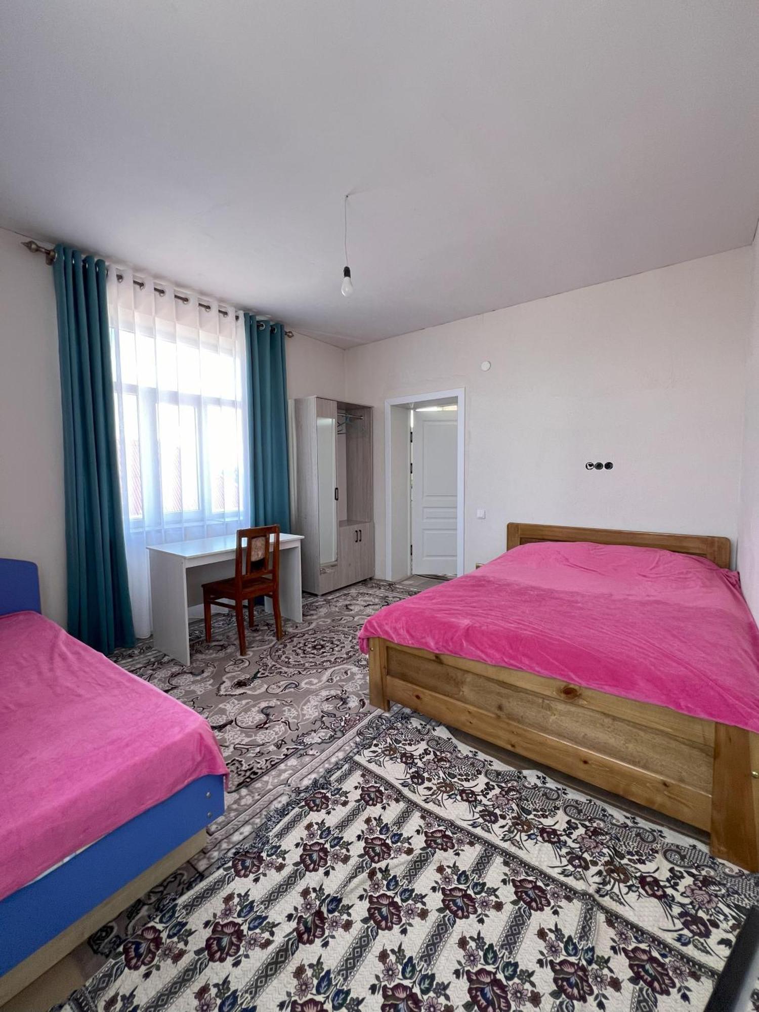 Emir Guest House In Каракол Екстер'єр фото