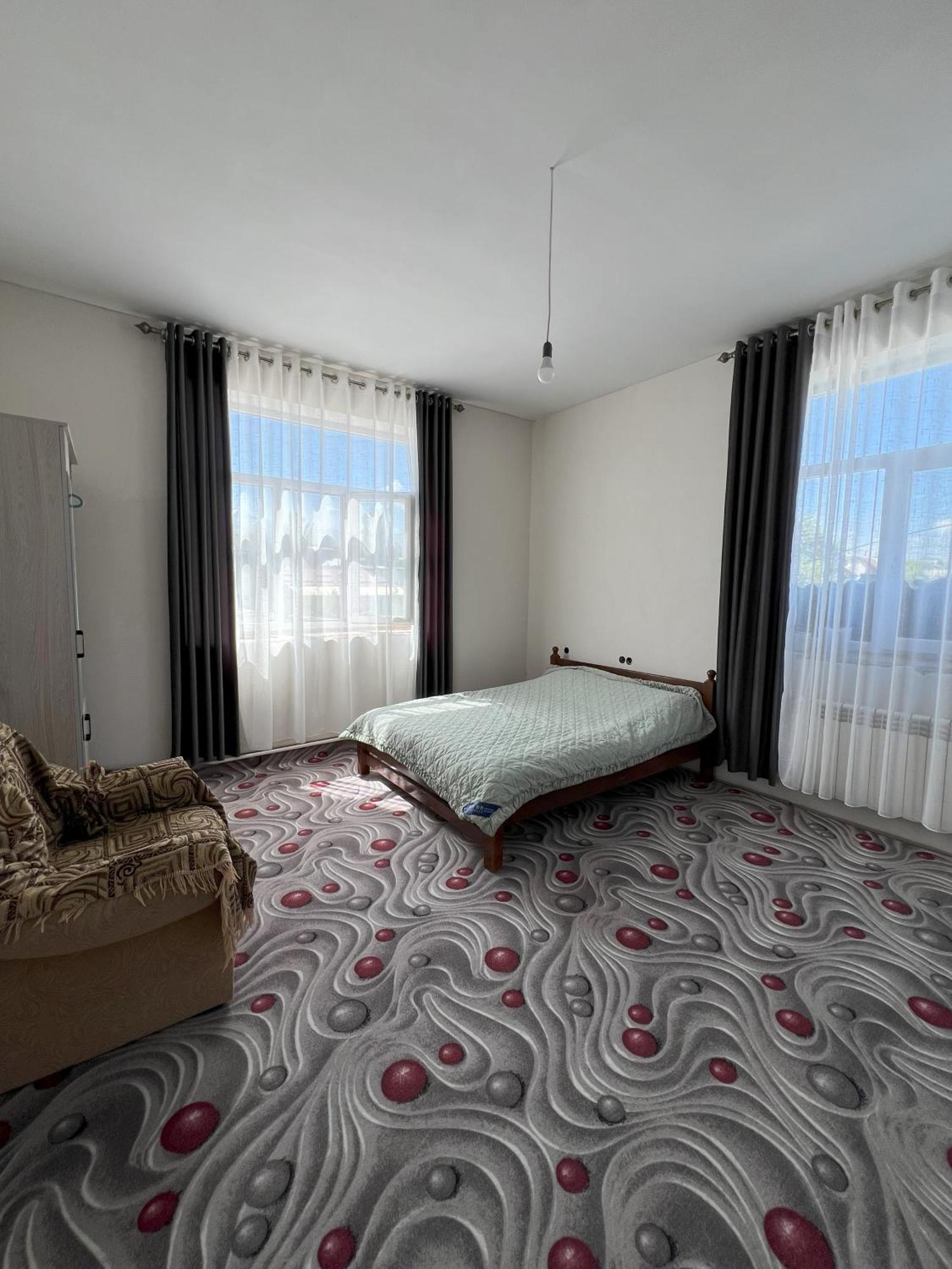 Emir Guest House In Каракол Екстер'єр фото